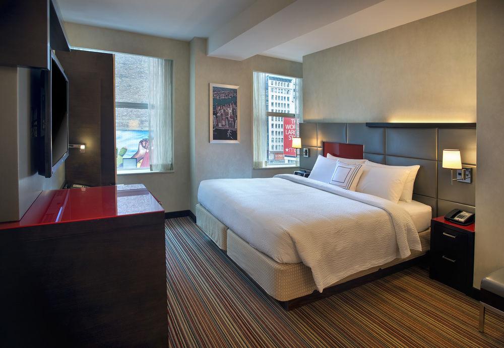 Courtyard By Marriott New York Manhattan/Herald Square Exterior photo