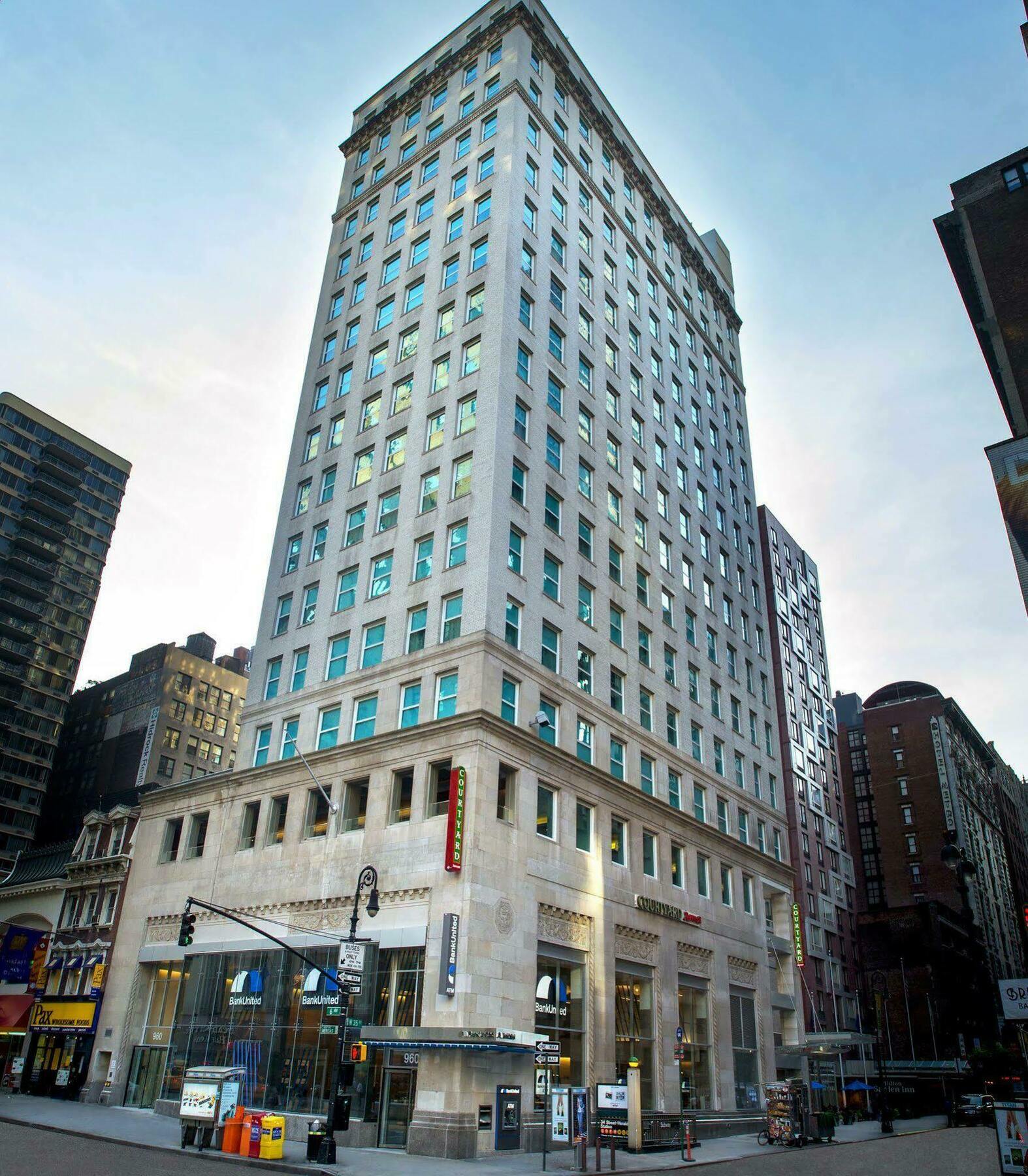 Courtyard By Marriott New York Manhattan/Herald Square Exterior photo